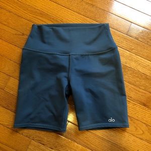 Alo Yoga High-Waist Biker Short in Deep Jade